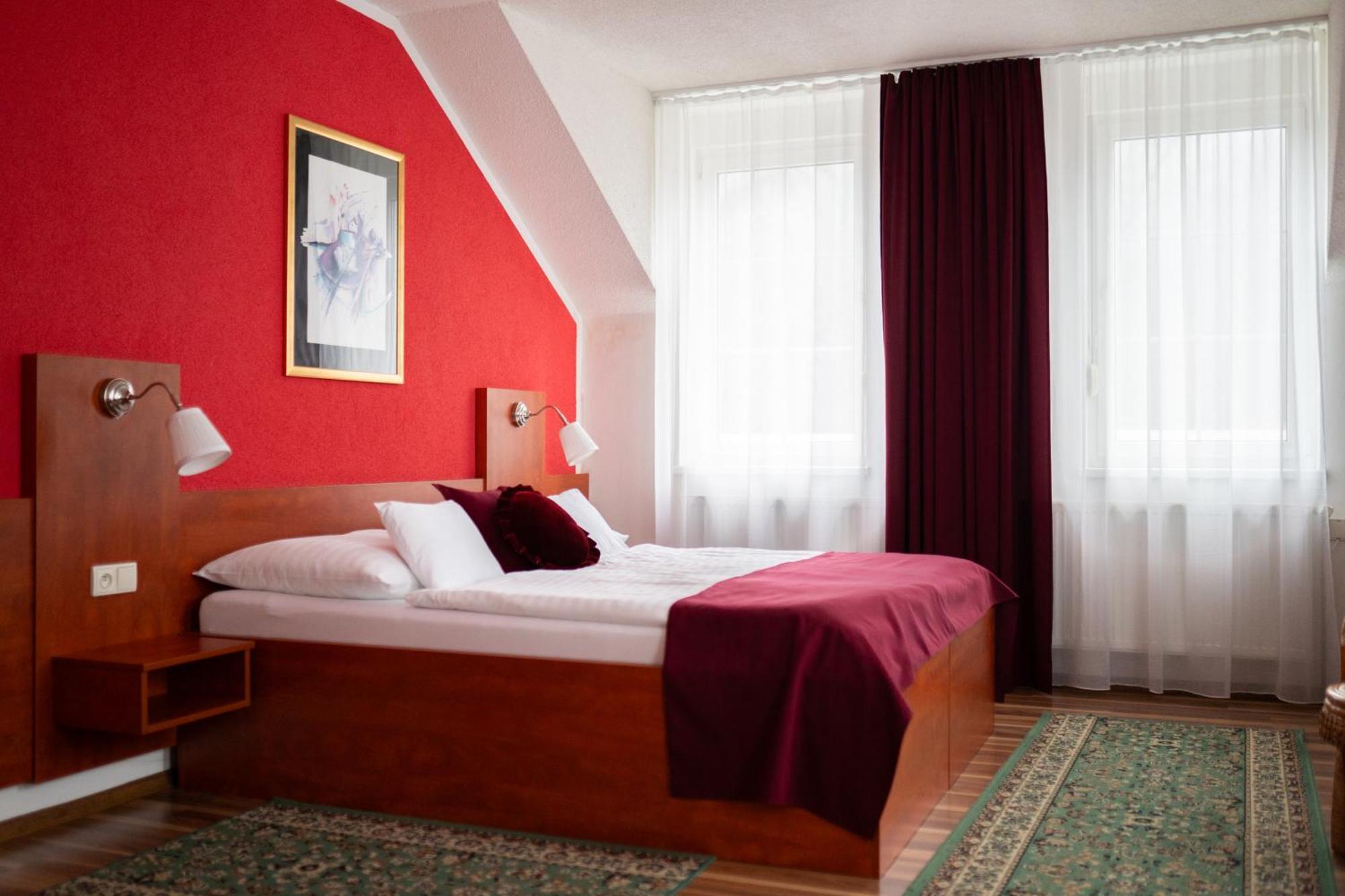 Hotel Na Pekarne Sušice エクステリア 写真